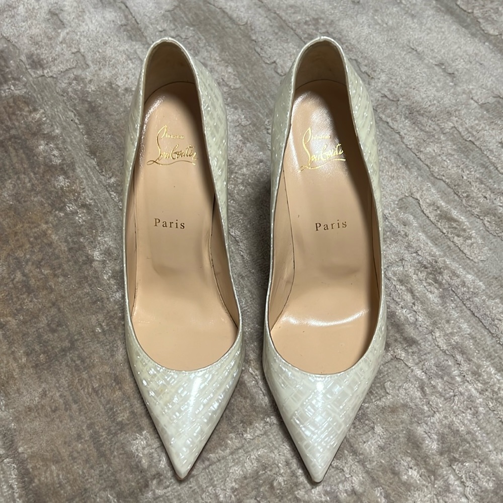 CHRISTIAN LOUBOUTIN - Pigalle Follies 100 patent-leather pumps.